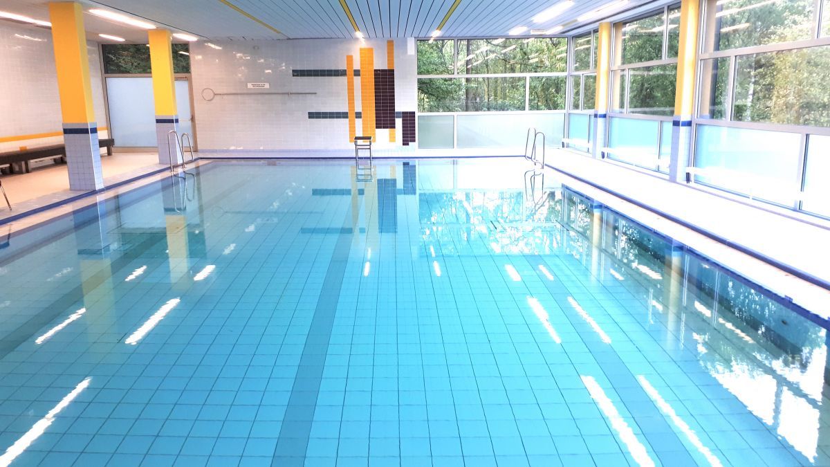 Leerschwimmbecken